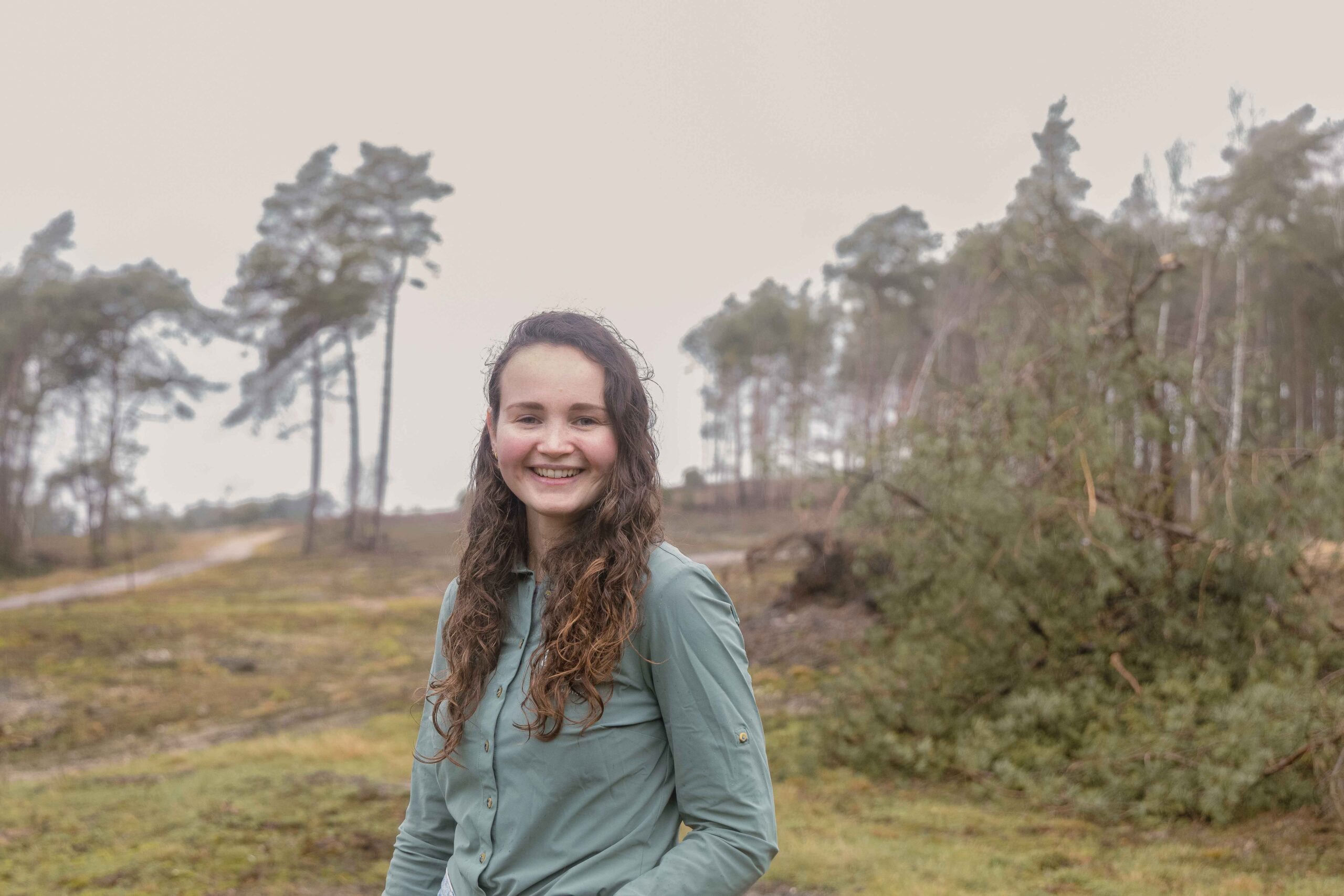 Portretfoto van collega Denise bij Lemeler Esch natuurcamping