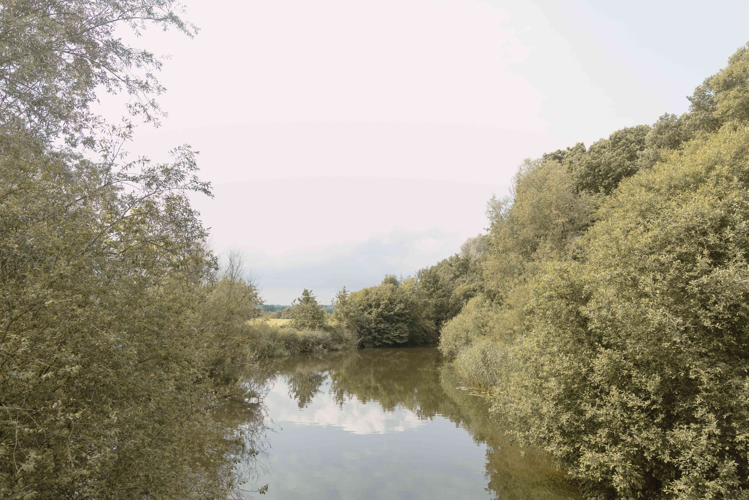 Landschap rivier de Regge in Hancate in de omgeving van Lemeler Esch natuurcamping