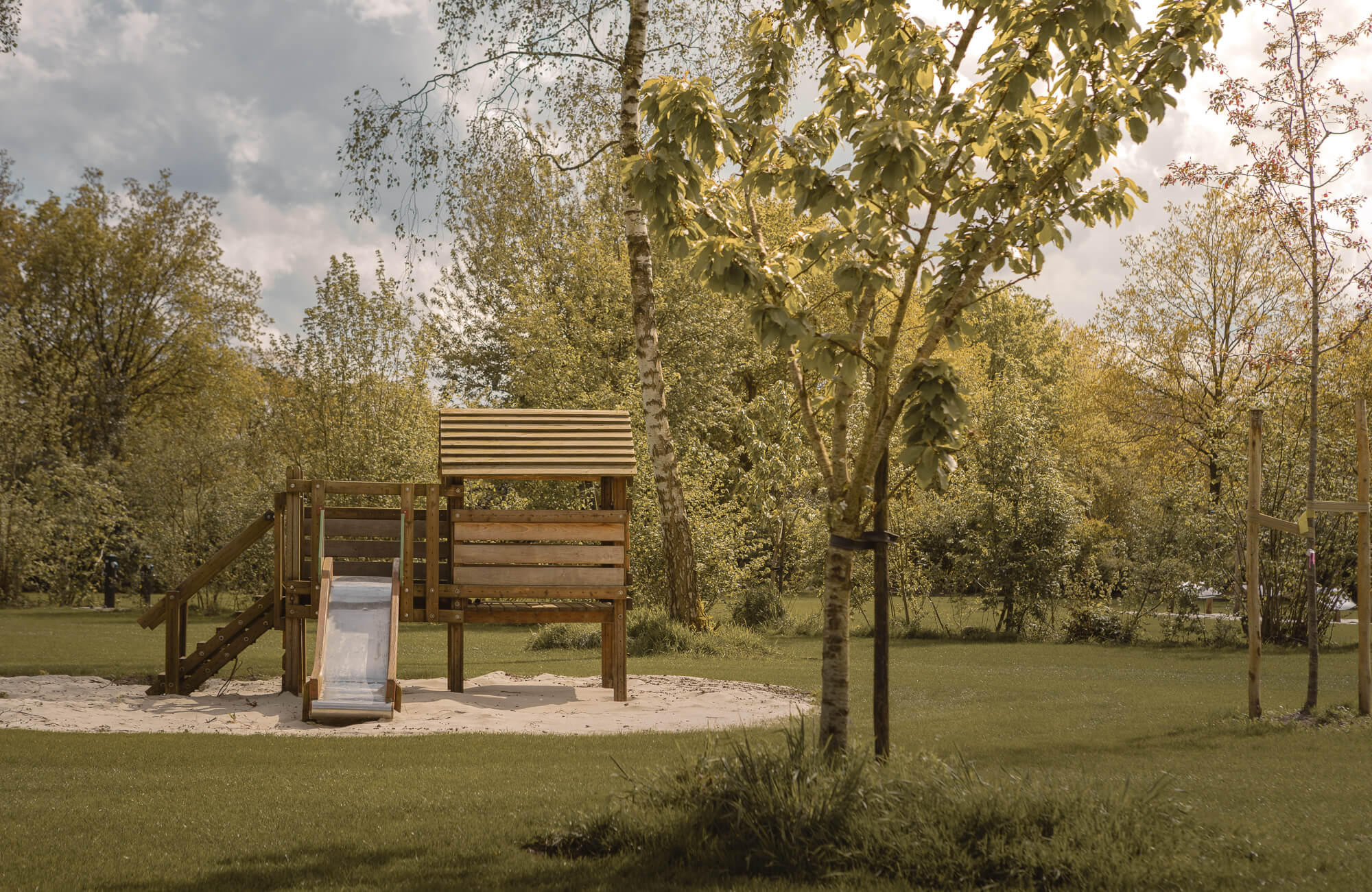 Glijbaan op kampeerveld Boomgaard bij Lemeler Esch natuurcamping