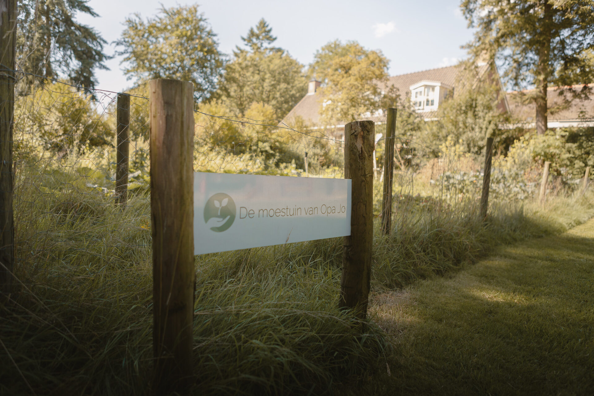 Bordje van de moestuin van Opa Jo van Boscafé Lemeler Esch