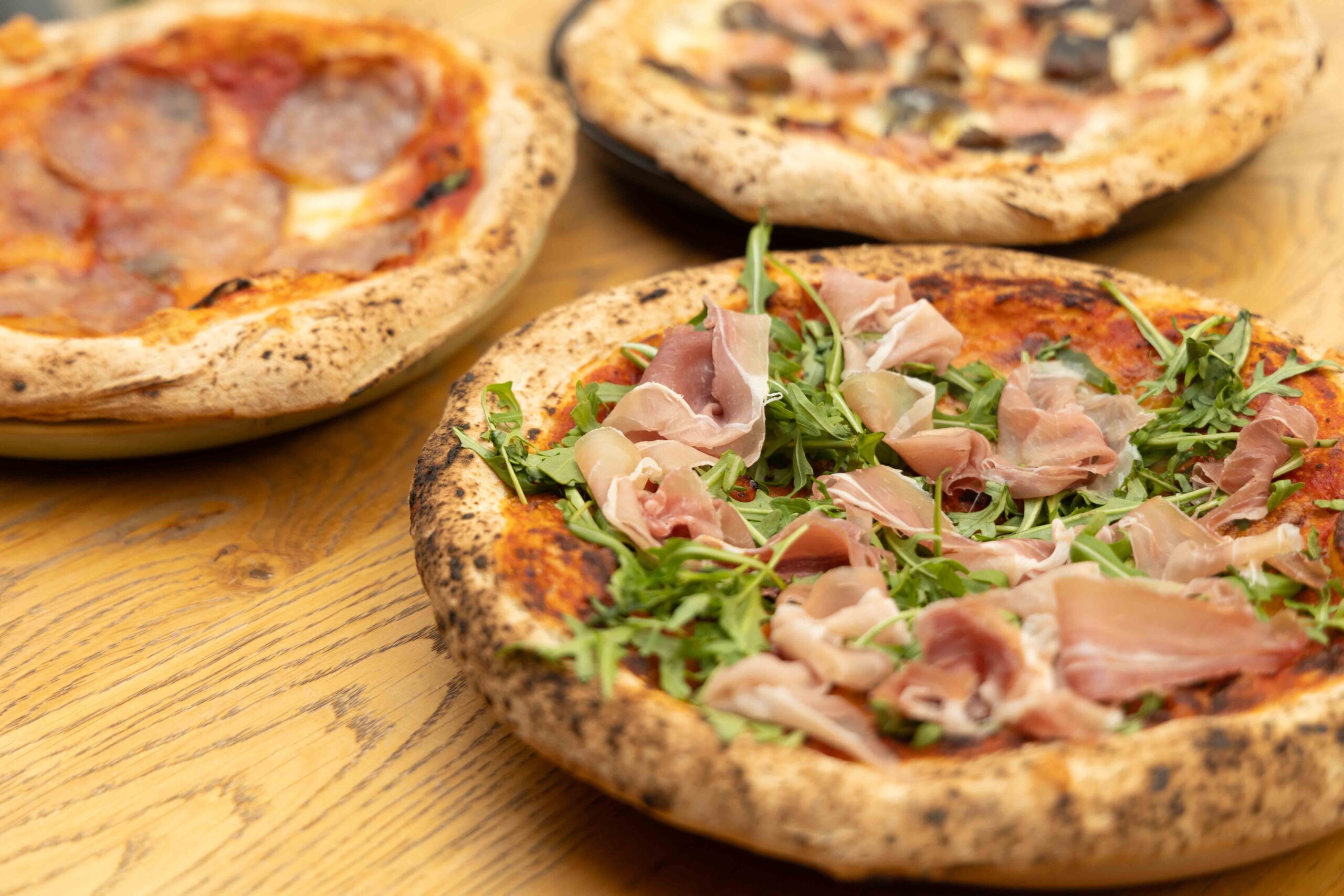Pizza afhaal bij Boscafé Lemeler Esch