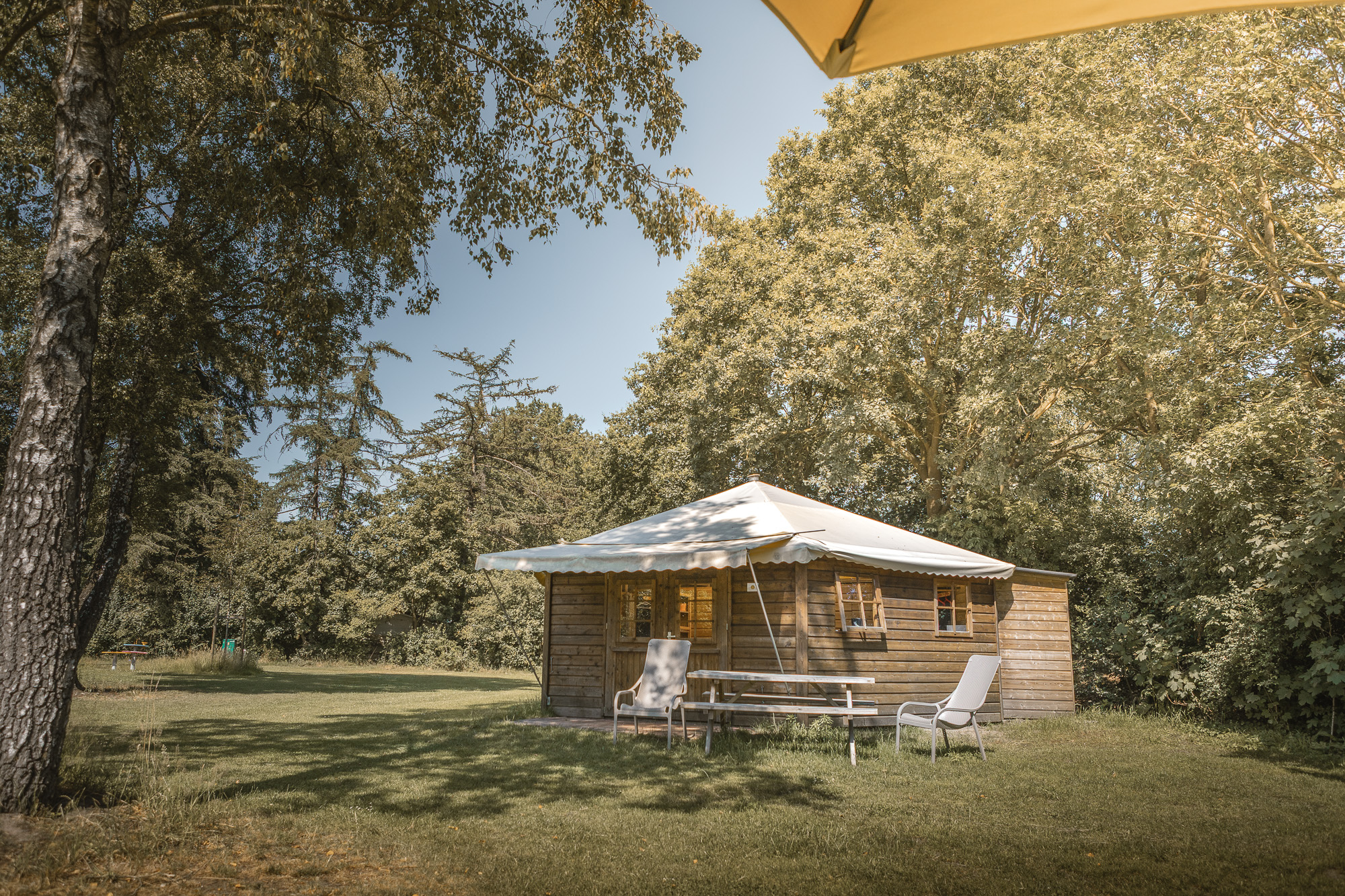 Boslodge bij natuurcamping Lemeler Esch in Overijssel